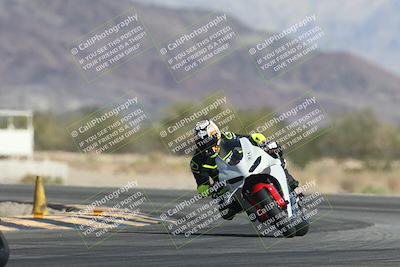 media/Oct-30-2025-Racers Edge (Thu) [[dabbdaf680]]/3-B Group/Session 2 (Turn 14)/